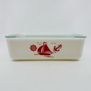 Vtg Mc Kee Red Sail White Milk Glass Refrigerator Dish w/Lid Container Bakeware